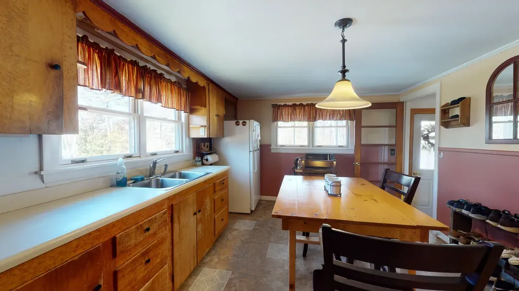 12 Gardner Road Orono ME 04473