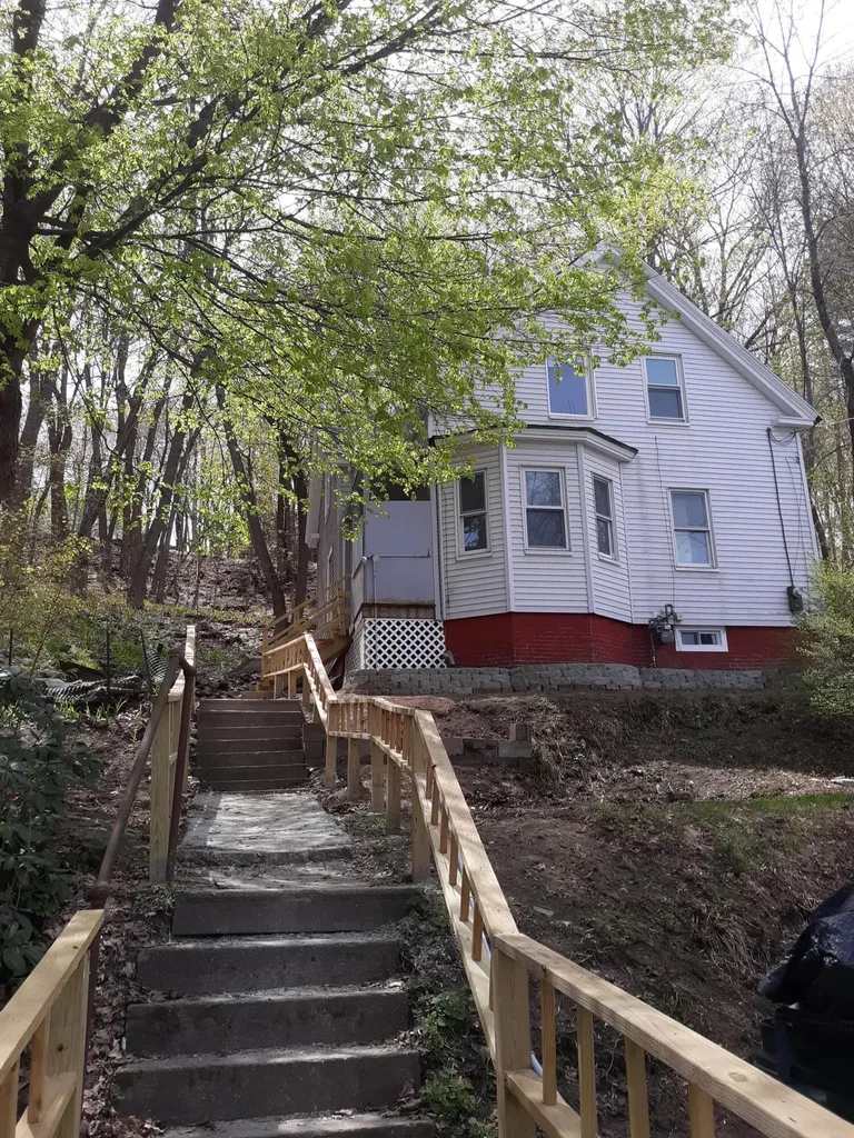 195 Riverside Drive Auburn ME 04210