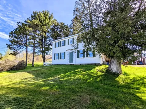 16 S Union Road Union ME 04862