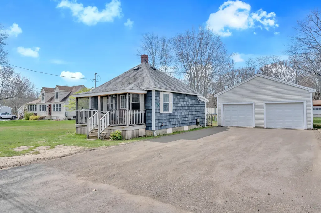 34 Grayson Street Biddeford ME 04005