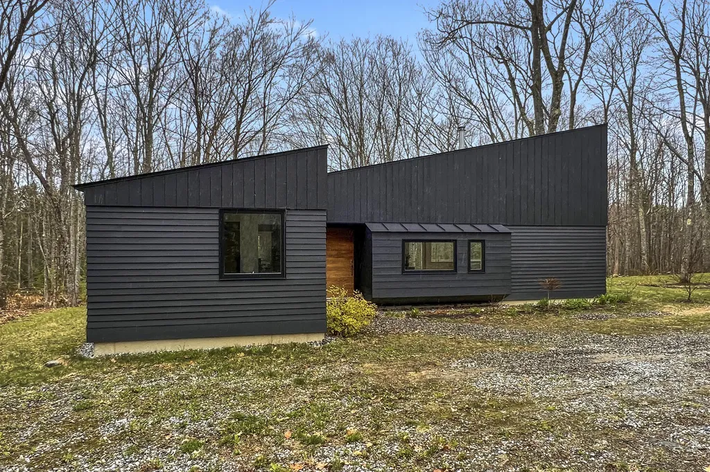 80 Thurlow Road Lincolnville ME 04849