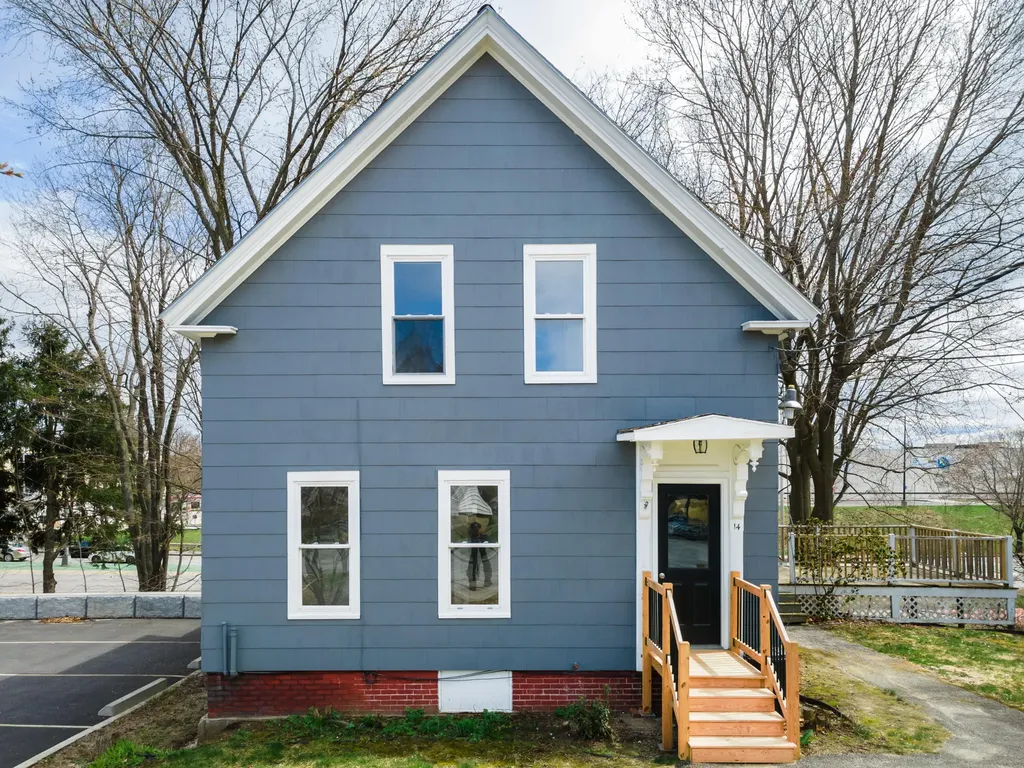 16 Wood Street Auburn ME 04210