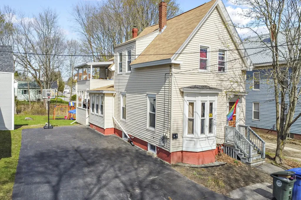 121 Brackett Street Westbrook ME 04092