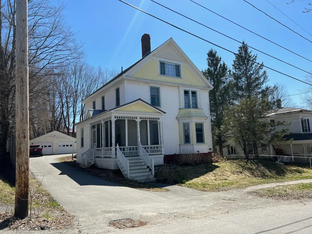 19 Maple Street Dexter ME 04930