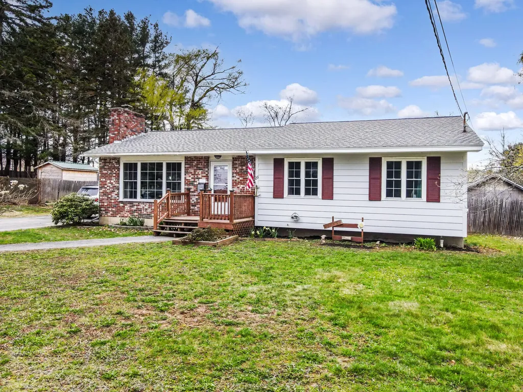 23 W West Hill Road Gardiner ME 04345