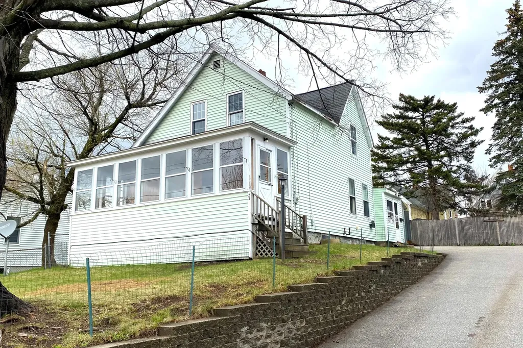 23 Spruce Street Sanford ME 04073