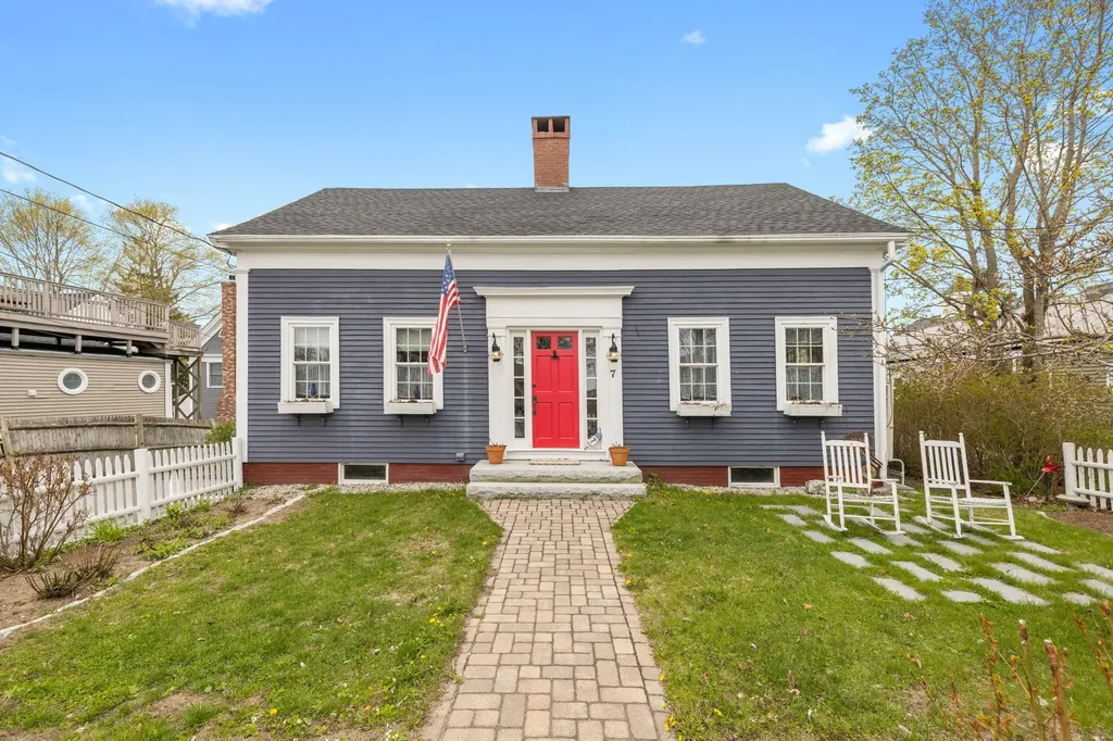 7 Chase Hill Road Kennebunk ME 04043