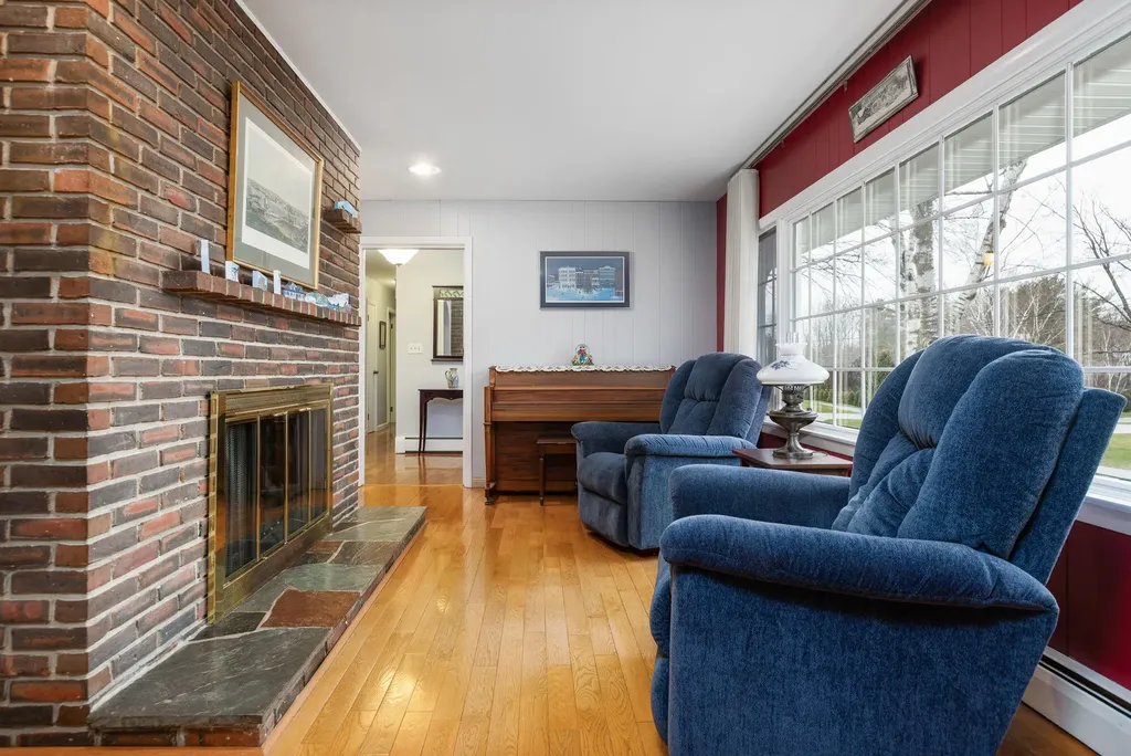 30 South Surry Lane Lewiston ME 04240