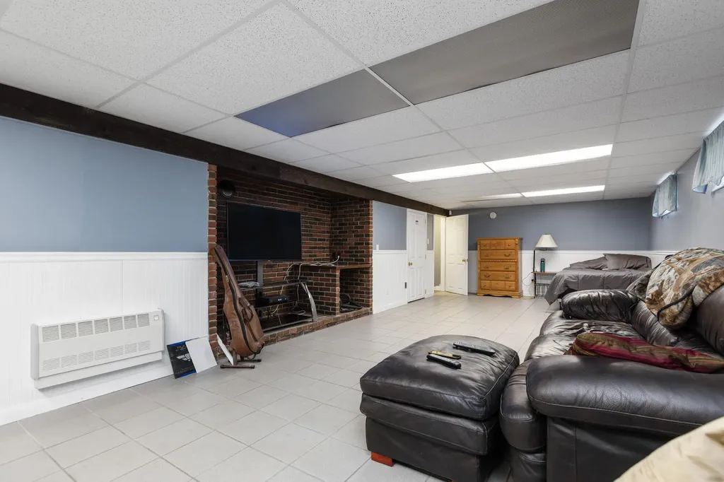 30 South Surry Lane Lewiston ME 04240