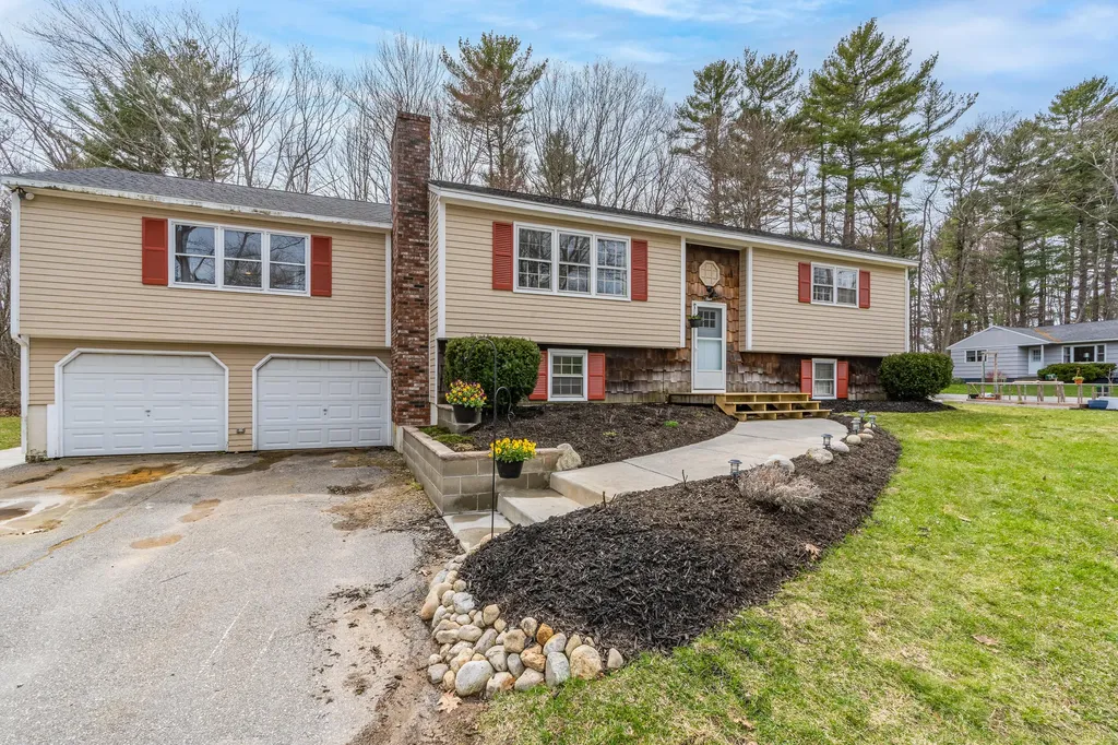 1 Thomas Avenue Topsham ME 04086