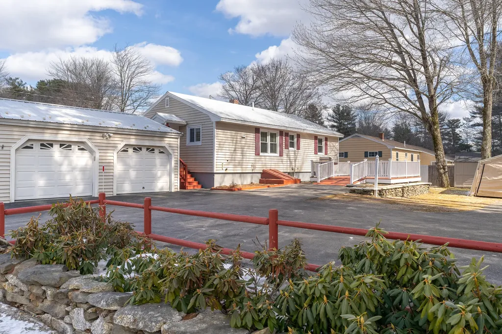 30 Wilson Street Topsham ME 04086