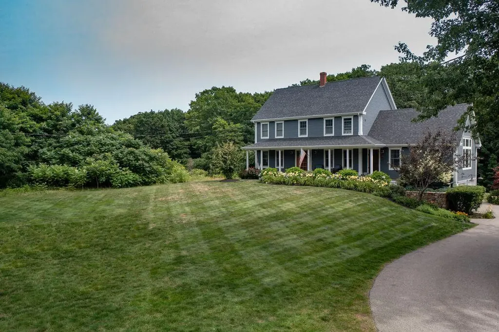 89 Ridge Road York ME 03909