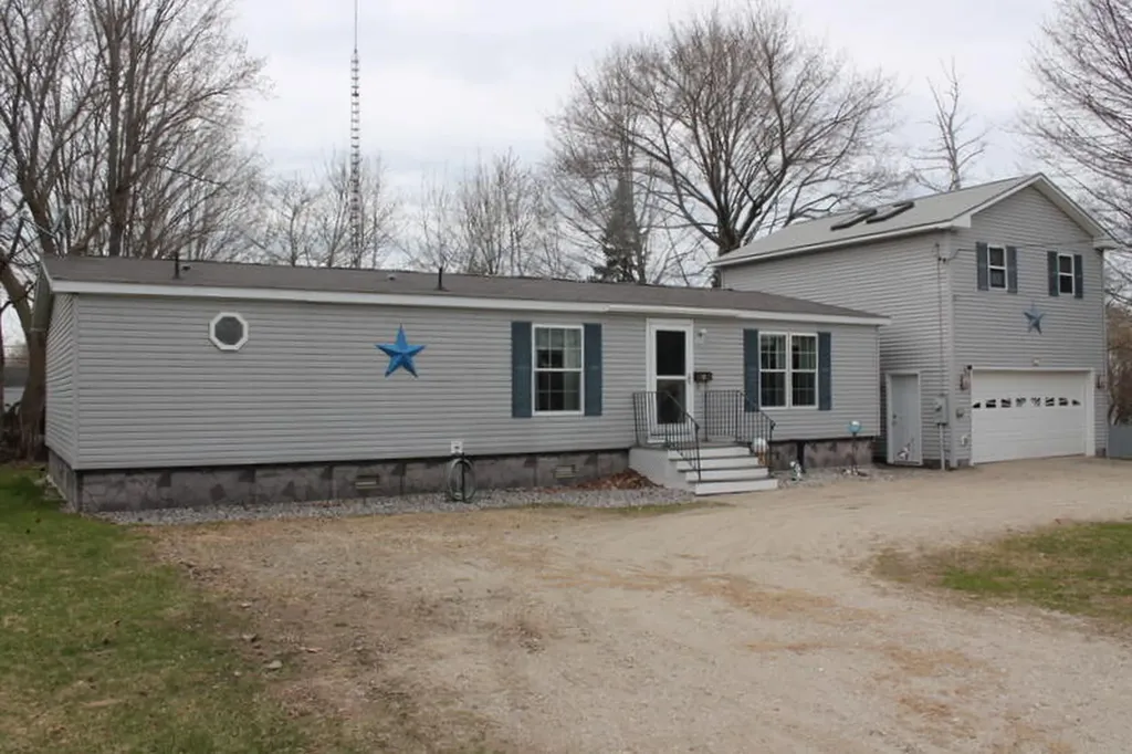 13 Fulton Street Auburn ME 04210