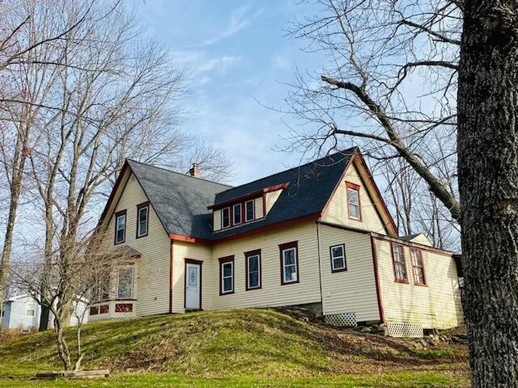 11 East Side Drive Verona Island ME 04416