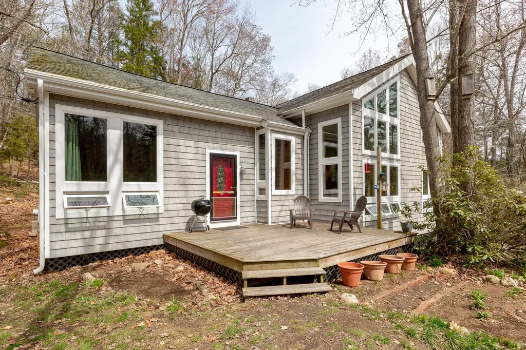 16 County Road Phippsburg ME 04562