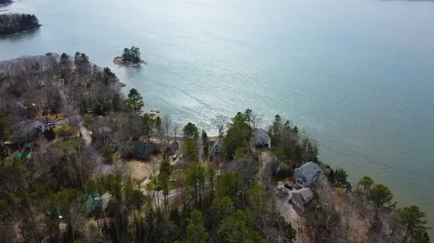 75 Shore Drive Freeport ME 04032