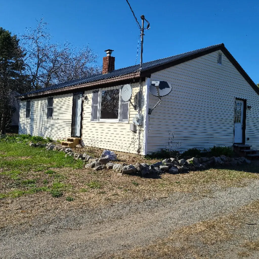 13 Airport Road Norridgewock ME 04957