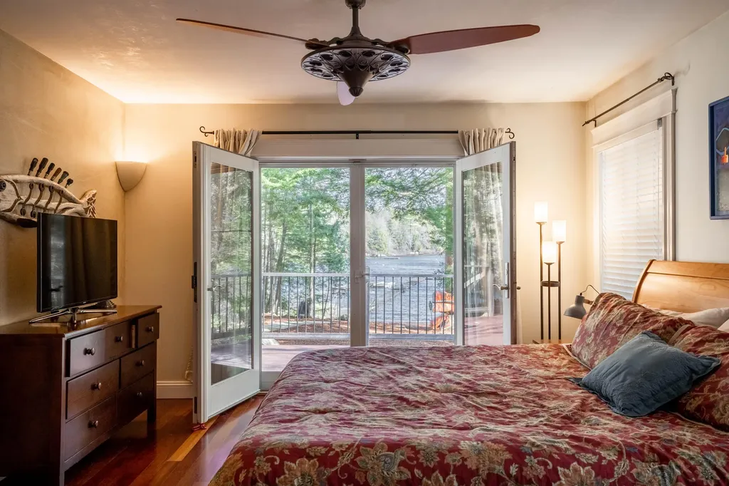 28 Whittemore Cove Road Raymond ME 04071