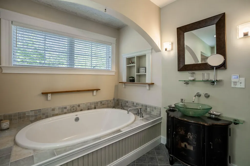 28 Whittemore Cove Road Raymond ME 04071