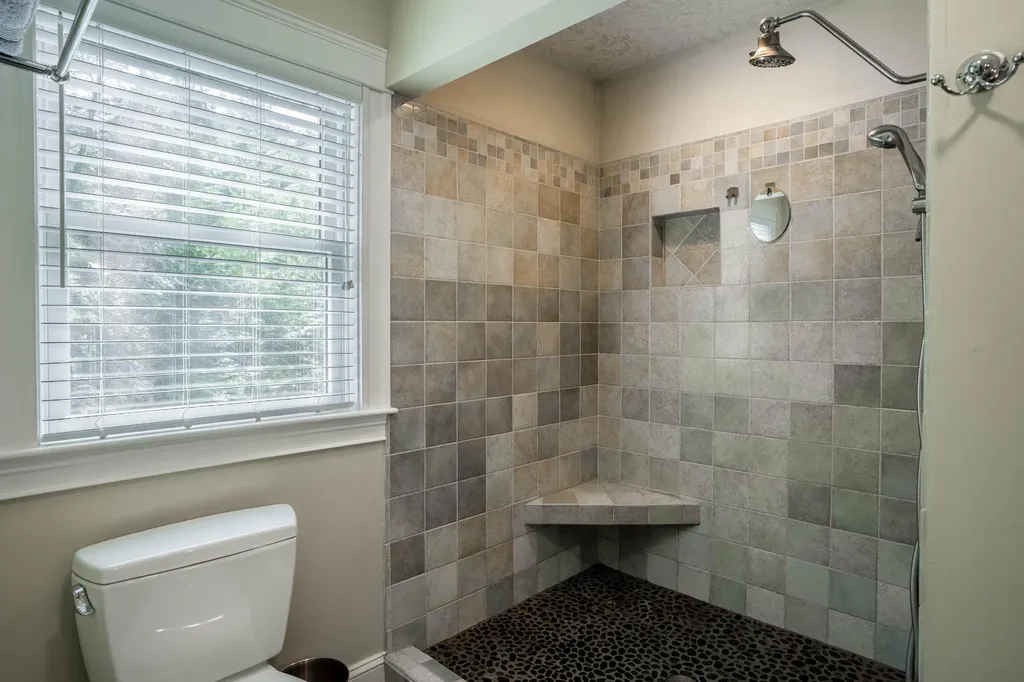 28 Whittemore Cove Road Raymond ME 04071