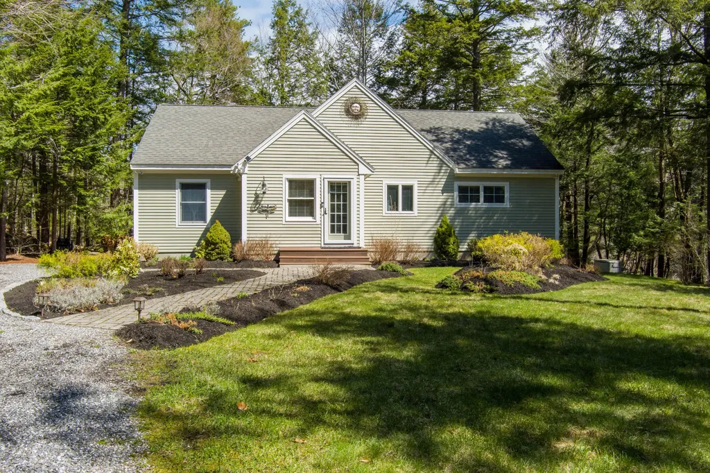 28 Whittemore Cove Road Raymond ME 04071