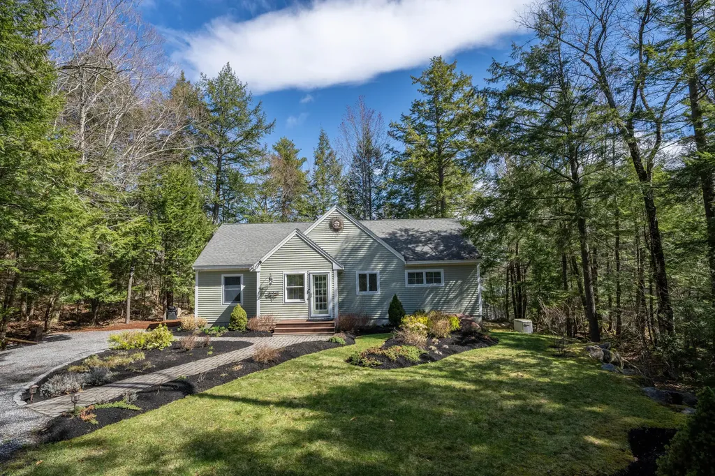 28 Whittemore Cove Road Raymond ME 04071