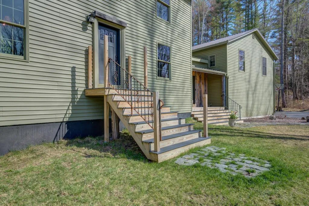 22 Hideaway Lane Falmouth ME 04105