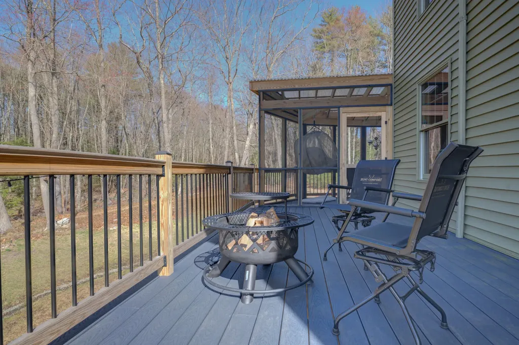 22 Hideaway Lane Falmouth ME 04105