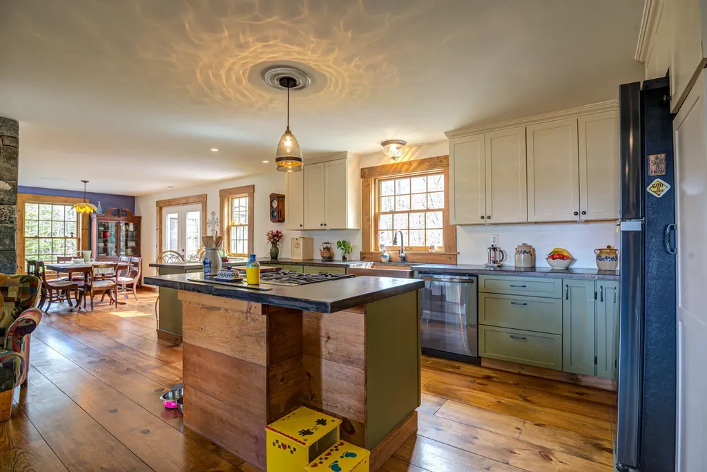 22 Hideaway Lane Falmouth ME 04105