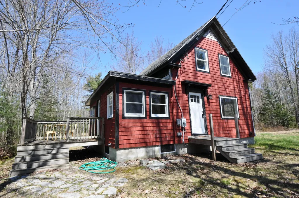 16 Tracy Road Franklin ME 04634