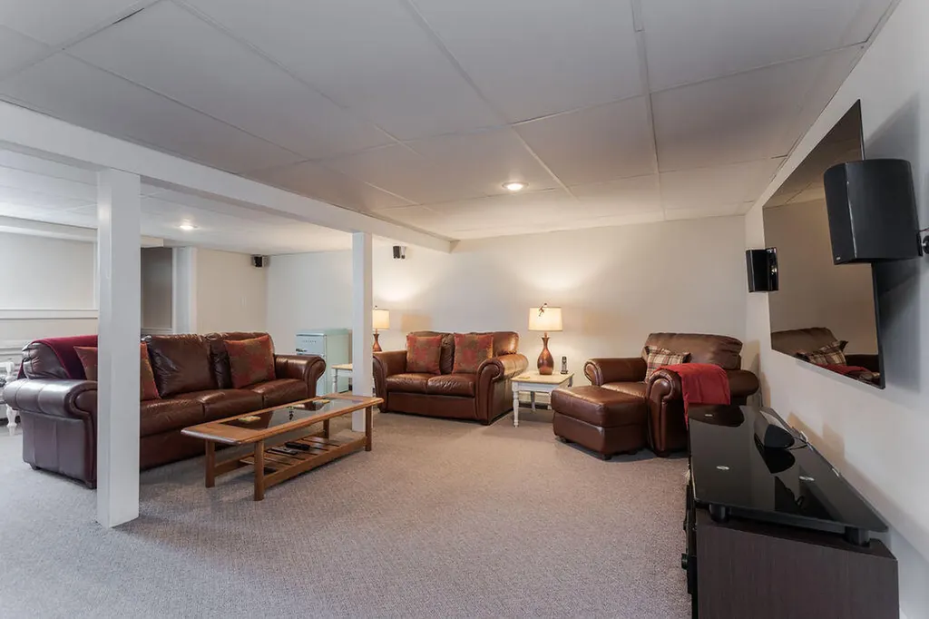 18 Greenacre Drive York ME 03909