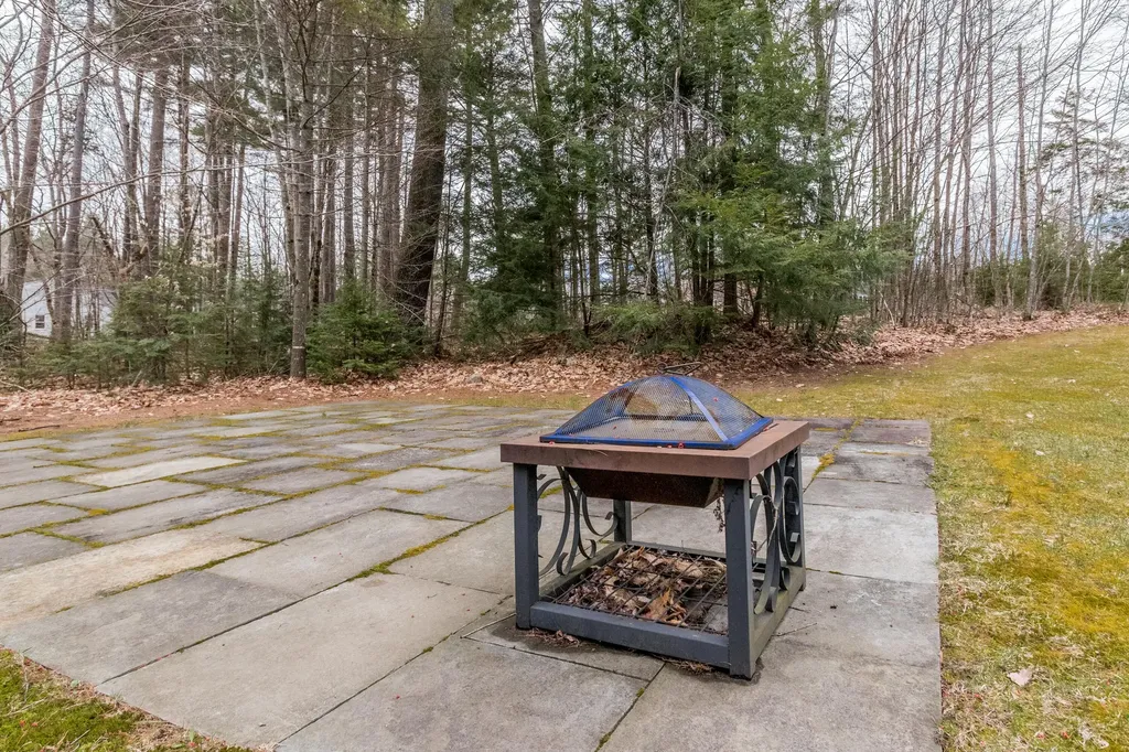 45 Colonial Drive Durham ME 04222