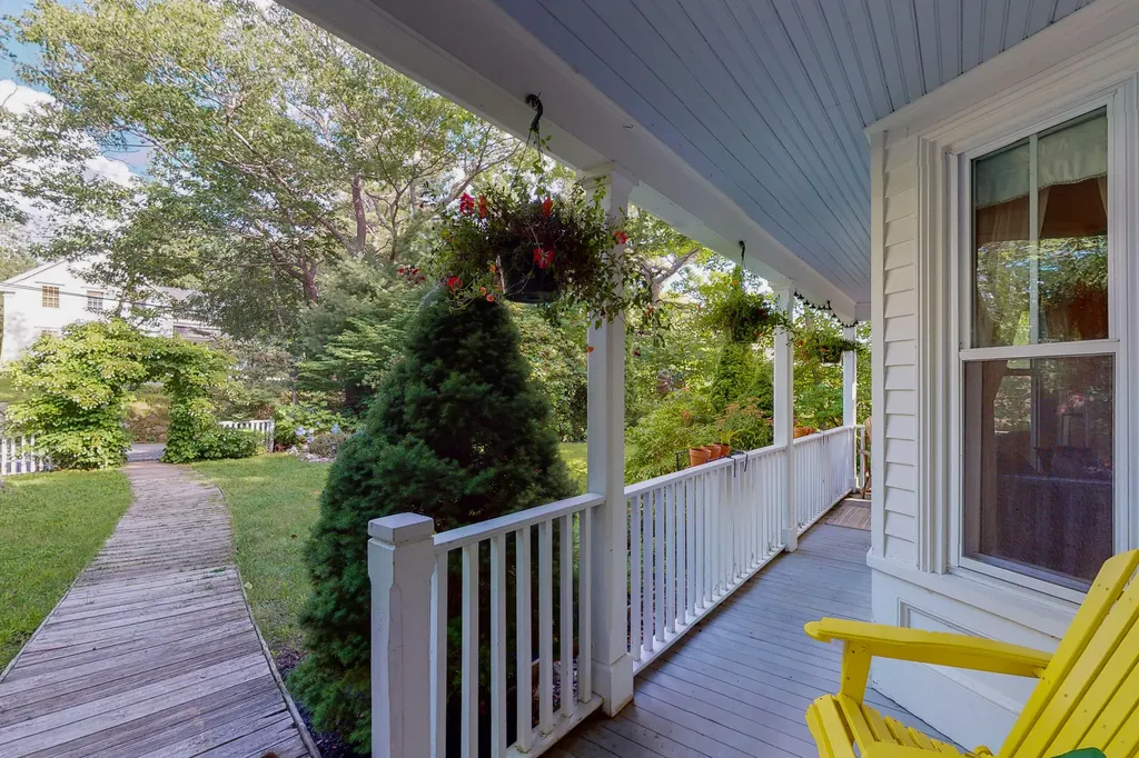 25 S Maine Street Kennebunkport ME 04046