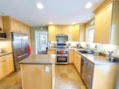 23 Chamberlain Avenue Portland ME 04101