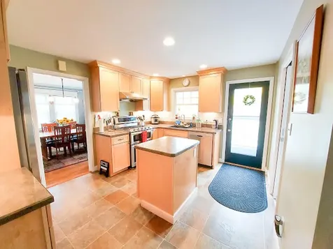 23 Chamberlain Avenue Portland ME 04101