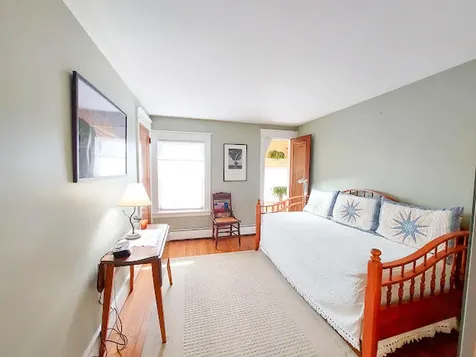 23 Chamberlain Avenue Portland ME 04101
