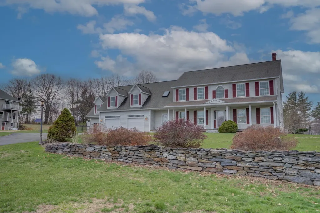 60 Vista Drive Auburn ME 04210