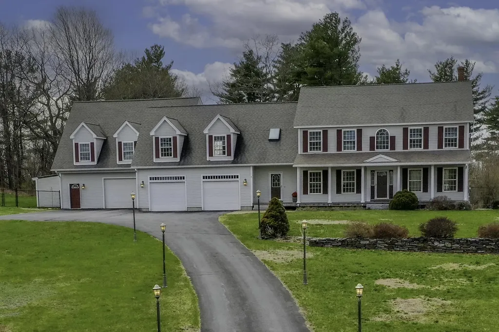 60 Vista Drive Auburn ME 04210
