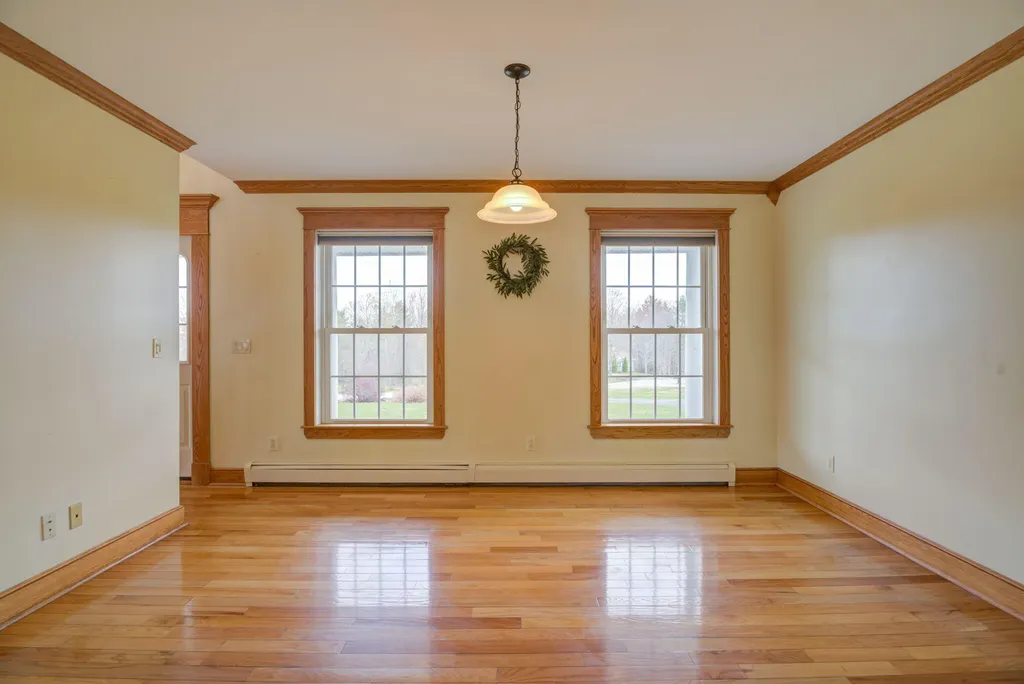 60 Vista Drive Auburn ME 04210