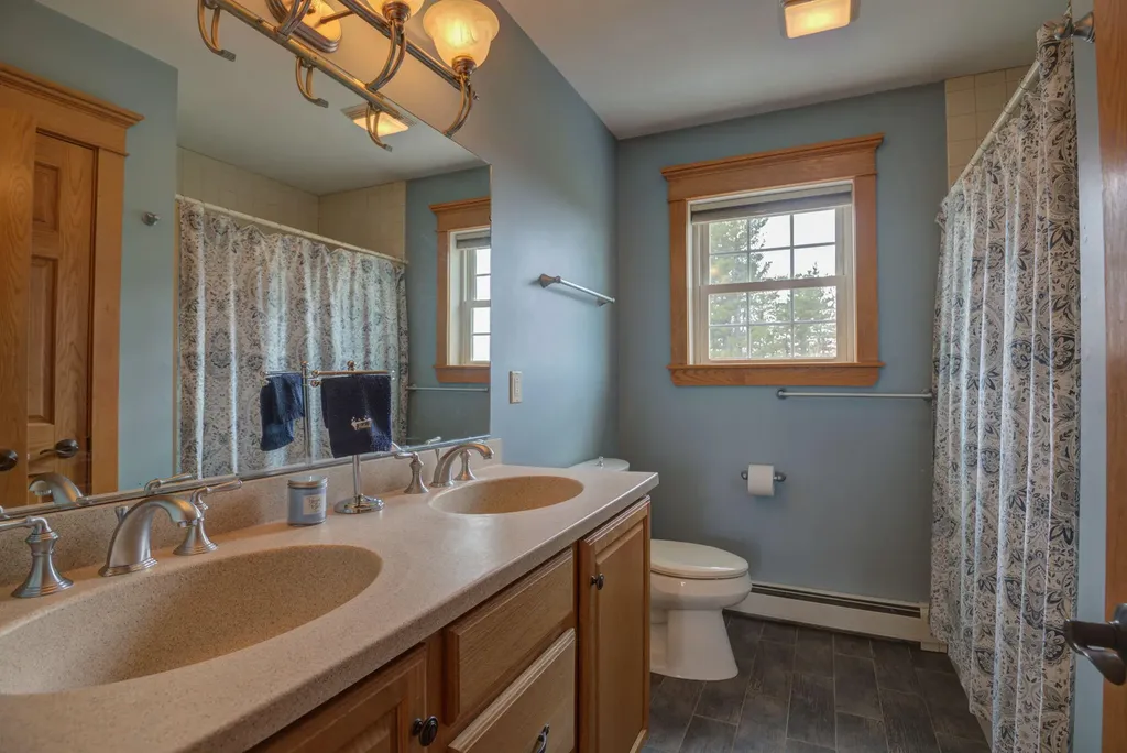 60 Vista Drive Auburn ME 04210