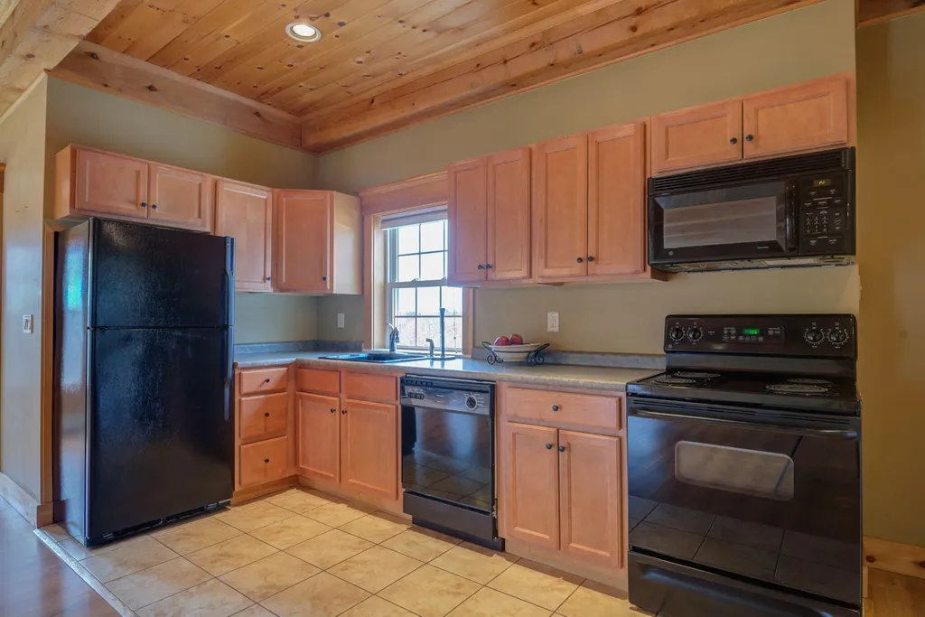 60 Vista Drive Auburn ME 04210