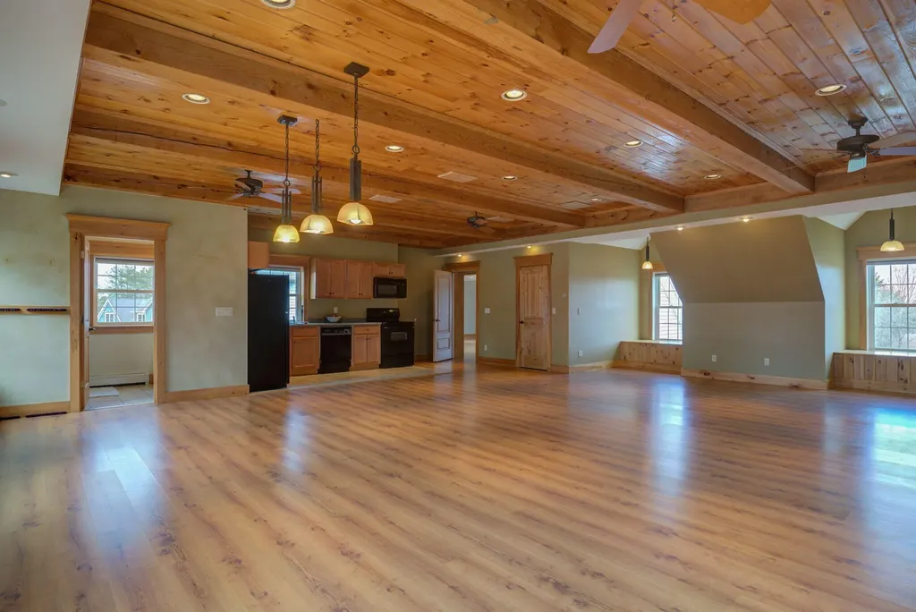 60 Vista Drive Auburn ME 04210