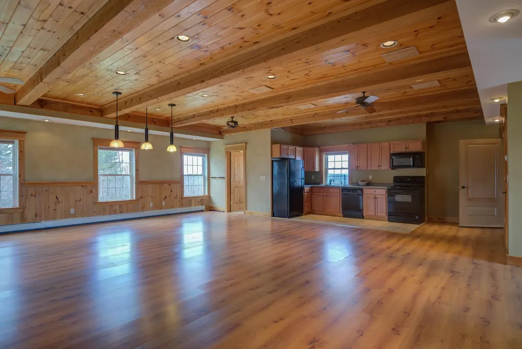 60 Vista Drive Auburn ME 04210