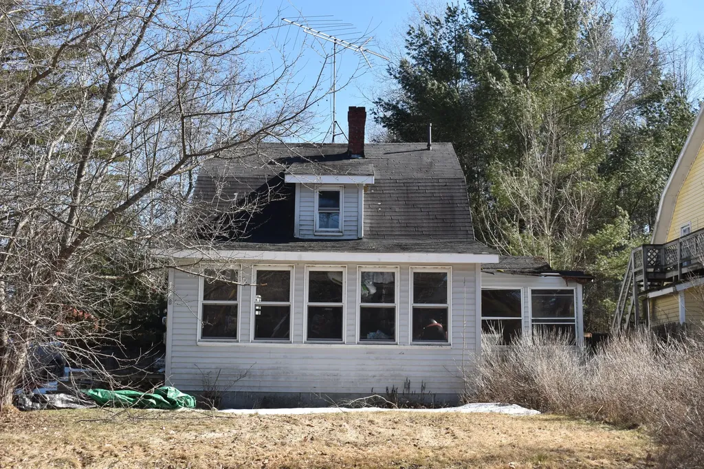 578 W Broadway Lincoln ME 04457