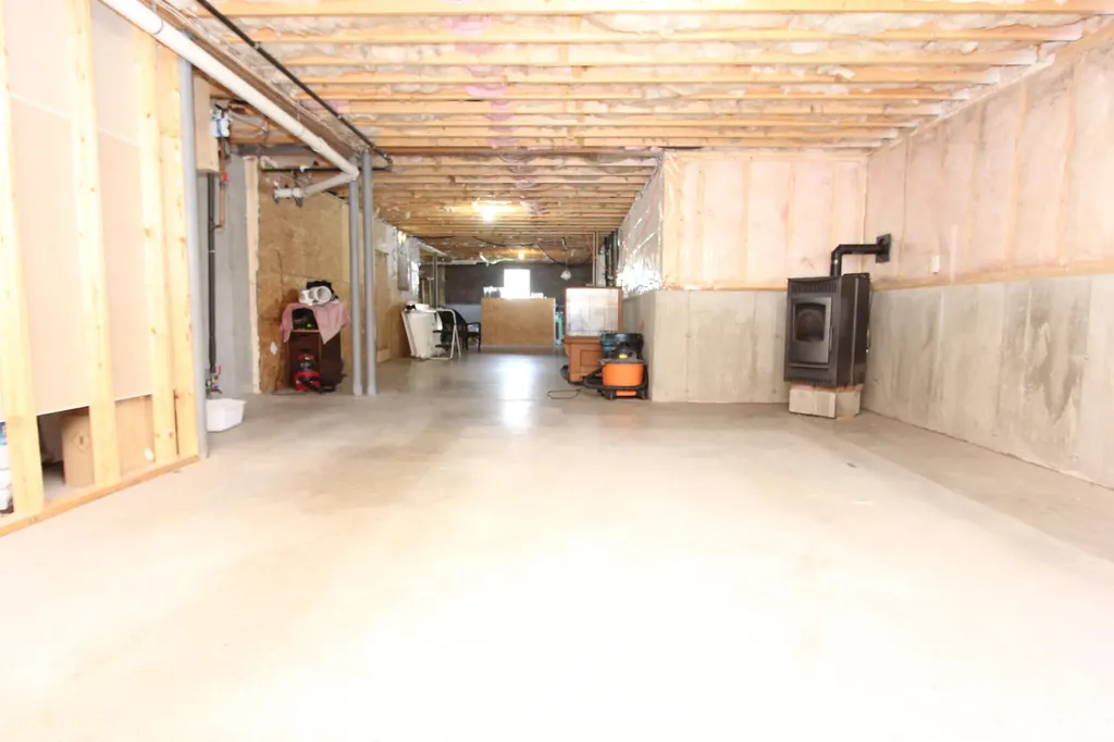 32 East Wind Drive Buxton ME 04093