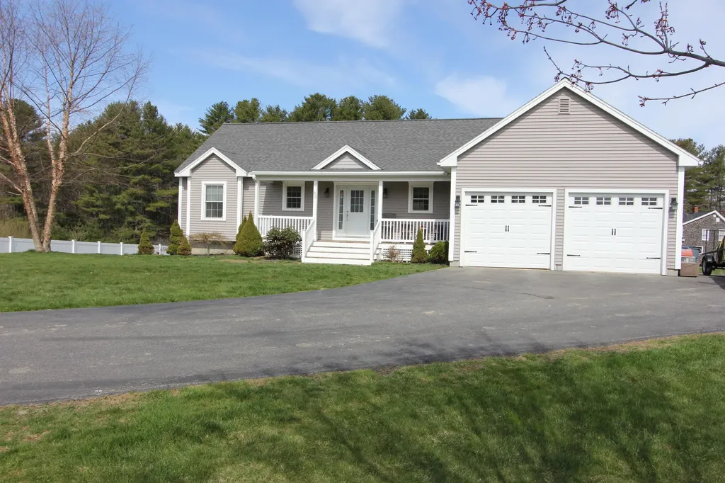 32 East Wind Drive Buxton ME 04093