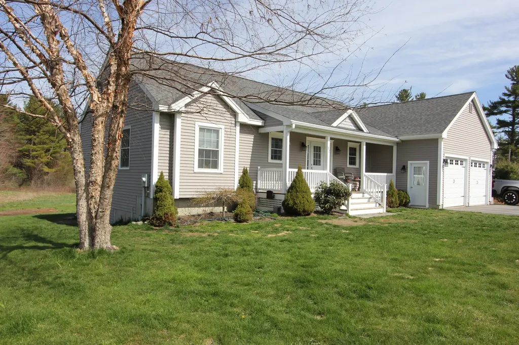 32 East Wind Drive Buxton ME 04093