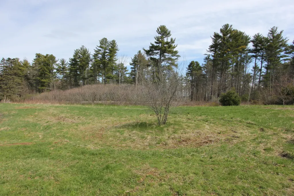 32 East Wind Drive Buxton ME 04093