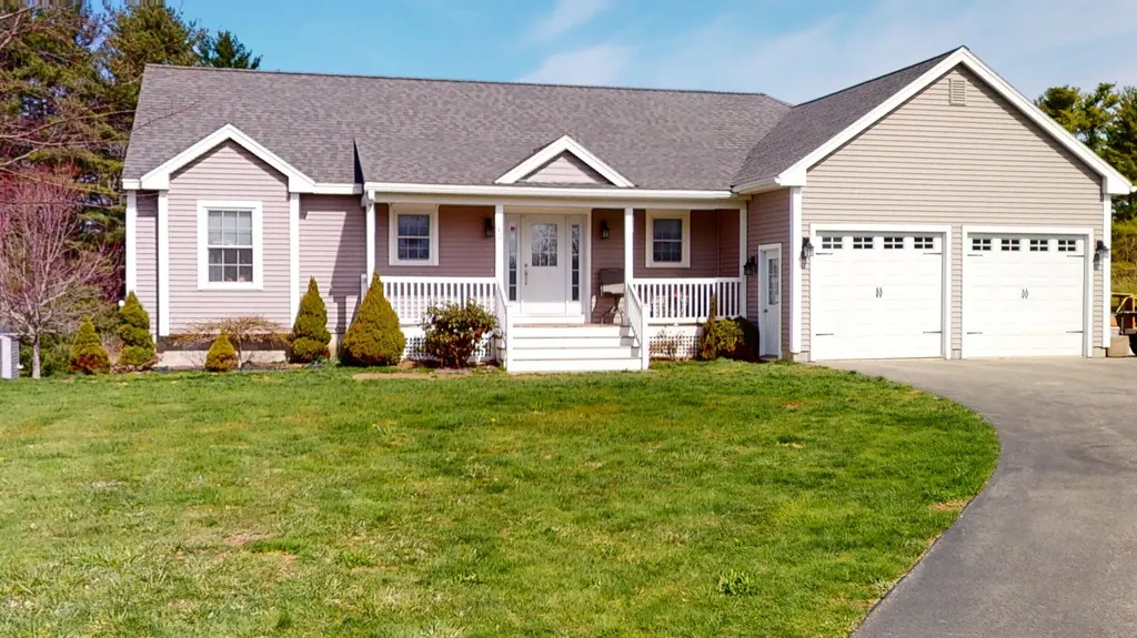 32 East Wind Drive Buxton ME 04093
