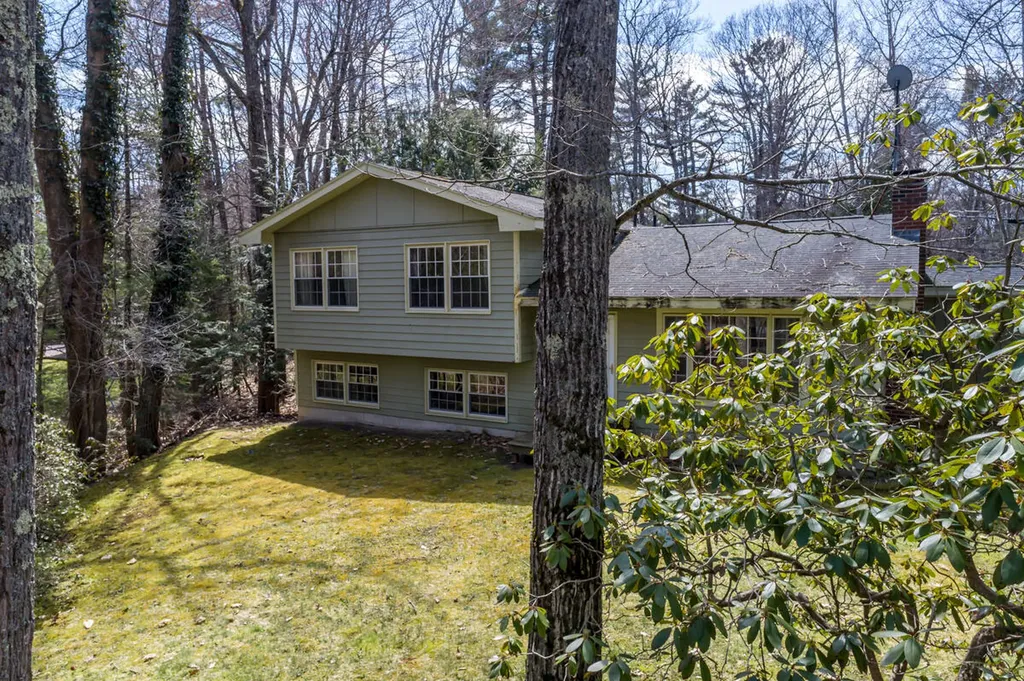 10 Evergreen Drive Freeport ME 04032